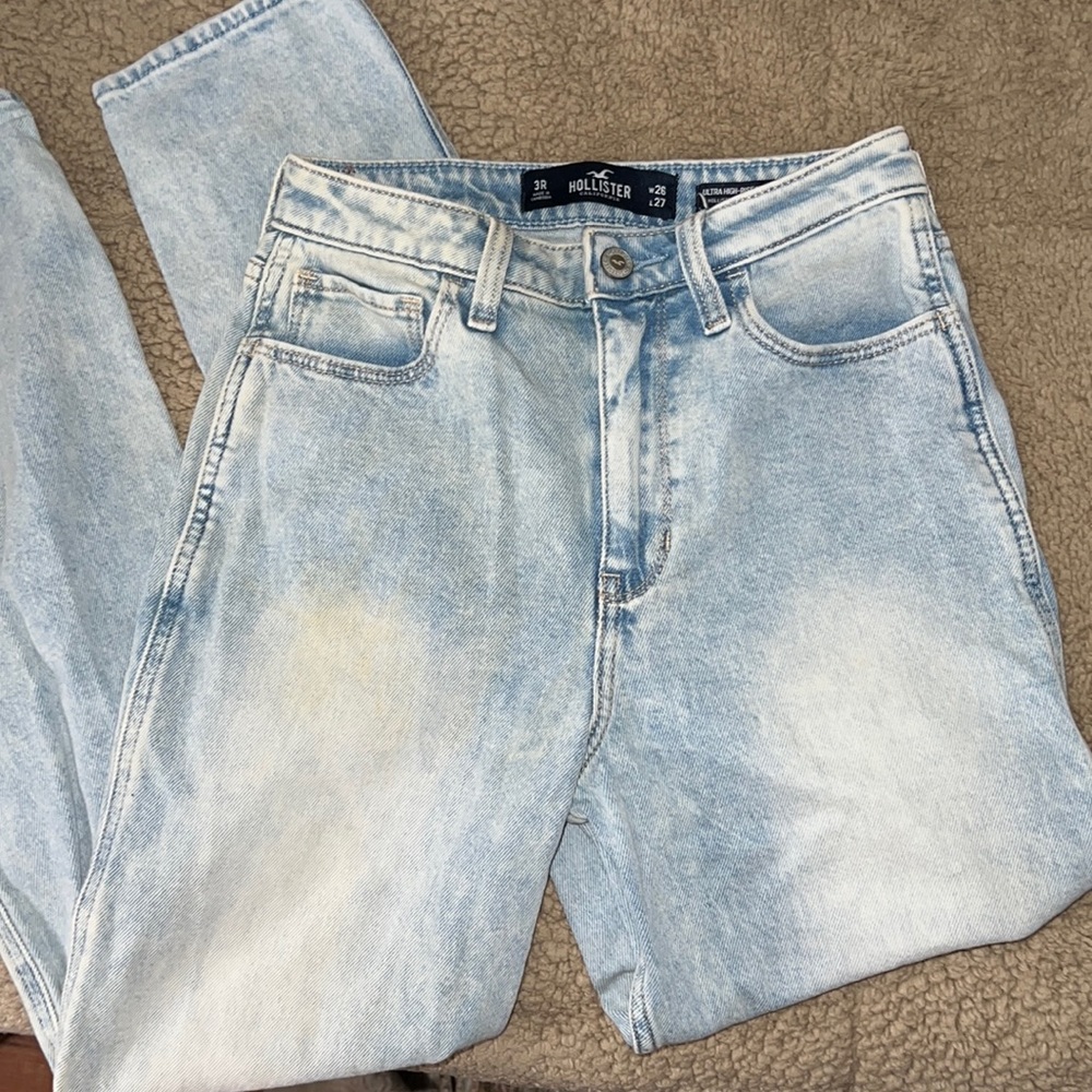 High rise light washed mom jeans